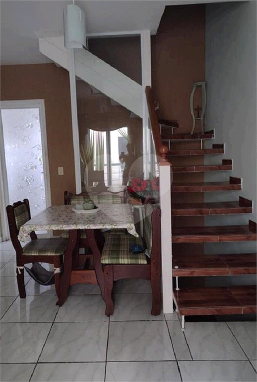 Excelente sobrado em Condomínio Fechado próximo ao Andorinha Hiper Center