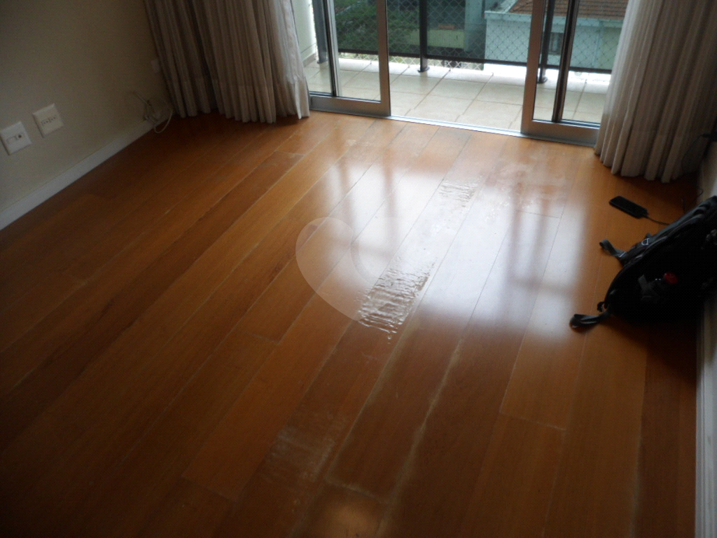 APARTAMENTO em SANTANA