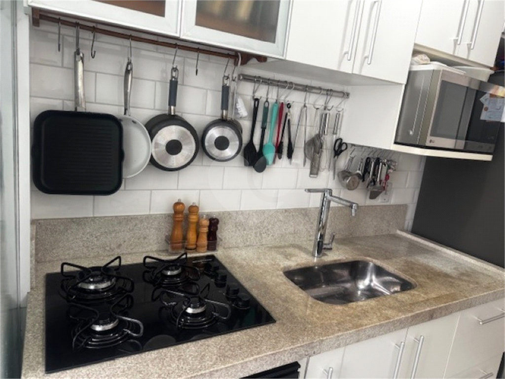 Apartamento em Santana próximo do metro, possui 54m², 2 quartos, 1 banheiro, 1 vaga de garagem.