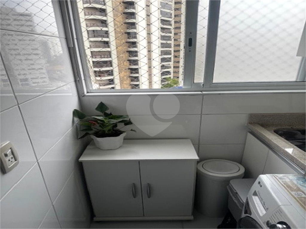 Apartamento em Santana próximo do metro, possui 54m², 2 quartos, 1 banheiro, 1 vaga de garagem.