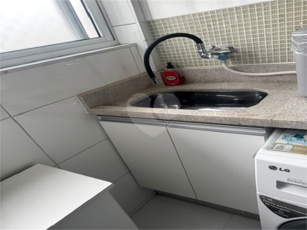 Apartamento em Santana próximo do metro, possui 54m², 2 quartos, 1 banheiro, 1 vaga de garagem.