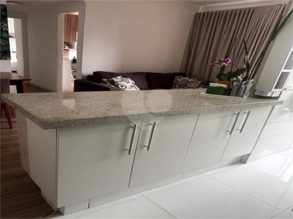 Apartamento em Santana próximo do metro, possui 54m², 2 quartos, 1 banheiro, 1 vaga de garagem.