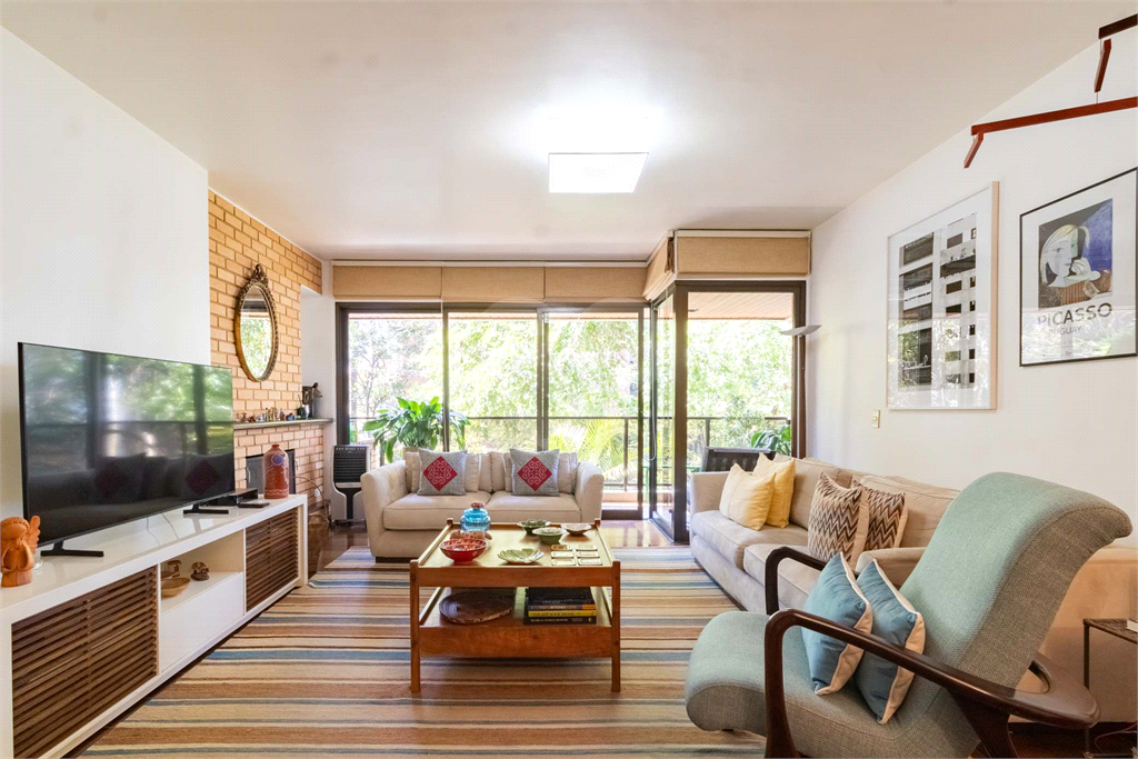 Apartamento - Perdizes - 4 Dormitórios - 155 m²