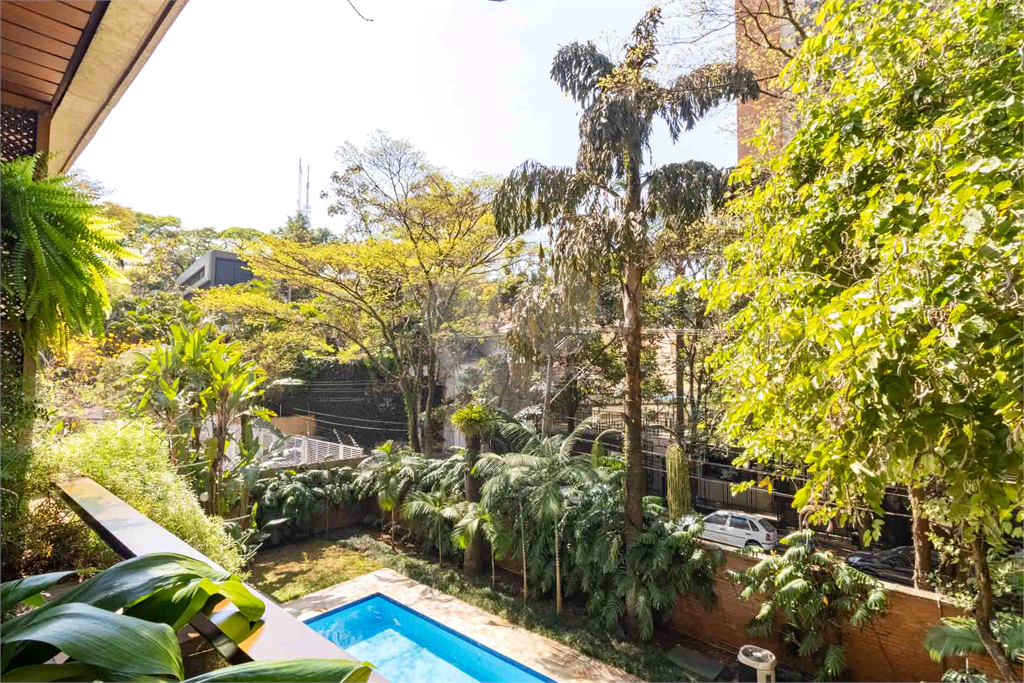 Apartamento - Perdizes - 4 Dormitórios - 155 m²