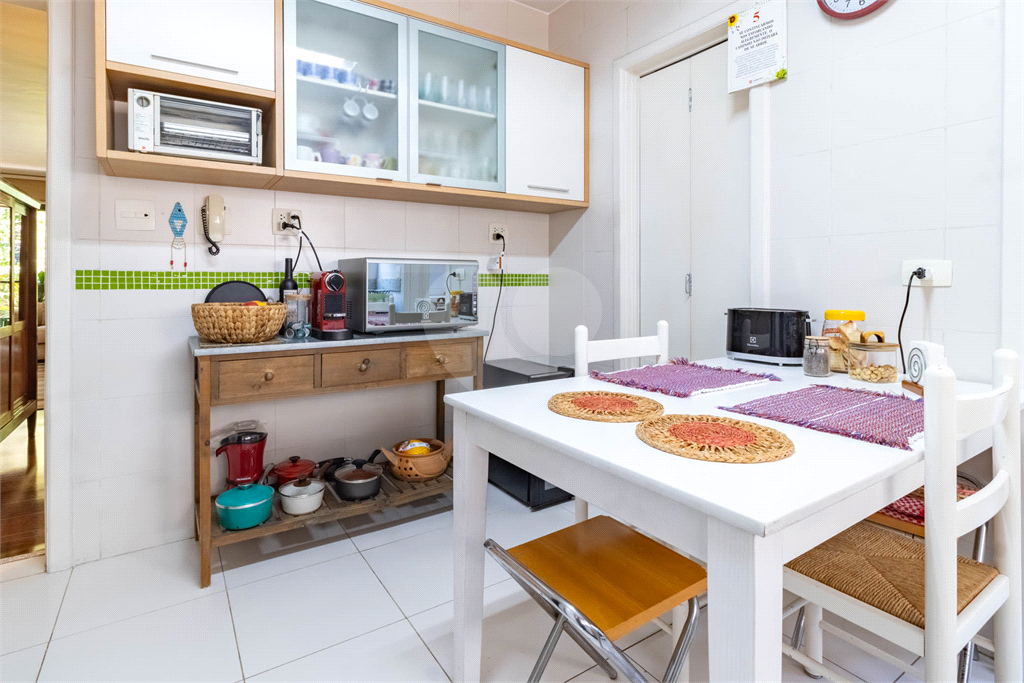 Apartamento - Perdizes - 4 Dormitórios - 155 m²