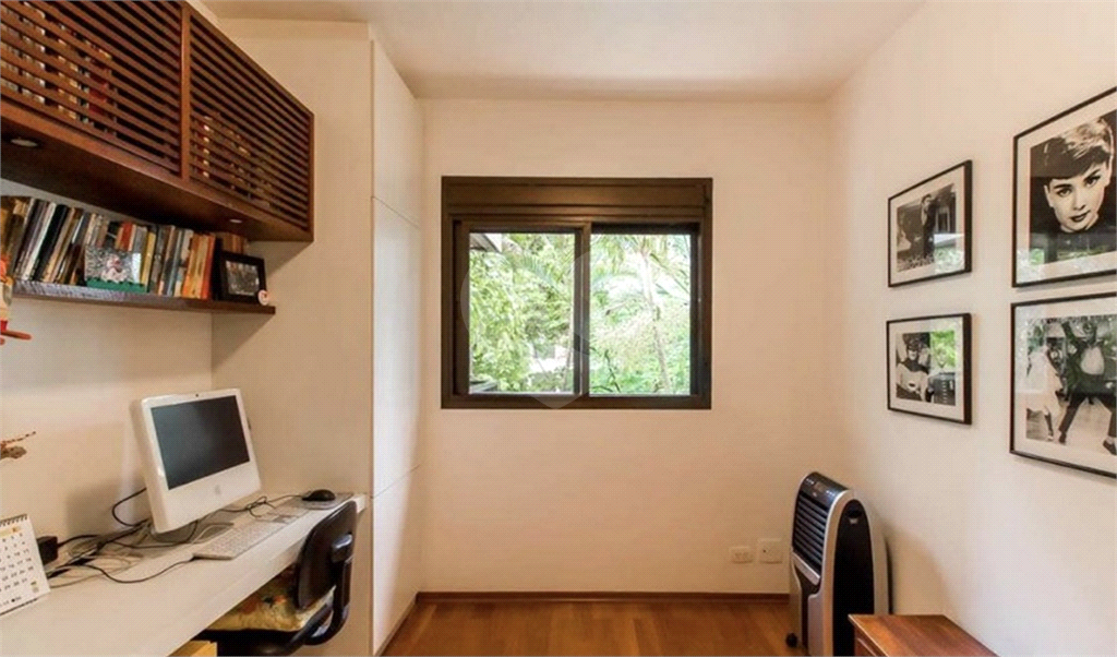 Apartamento - Perdizes 4 Dormitórios - 155 m²
