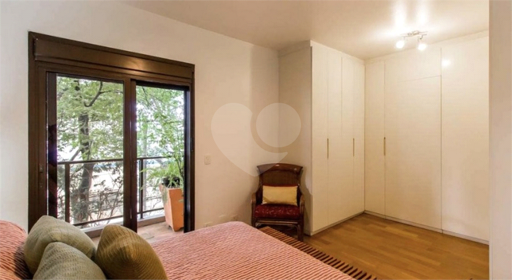 Apartamento - Perdizes 4 Dormitórios - 155 m²