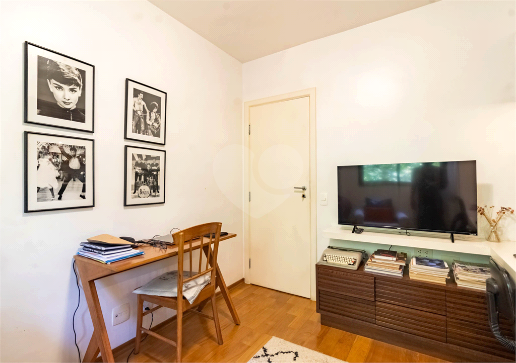 Apartamento - Perdizes - 4 Dormitórios - 155 m²