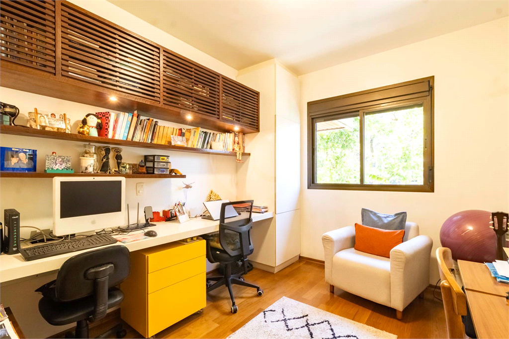 Apartamento - Perdizes - 4 Dormitórios - 155 m²