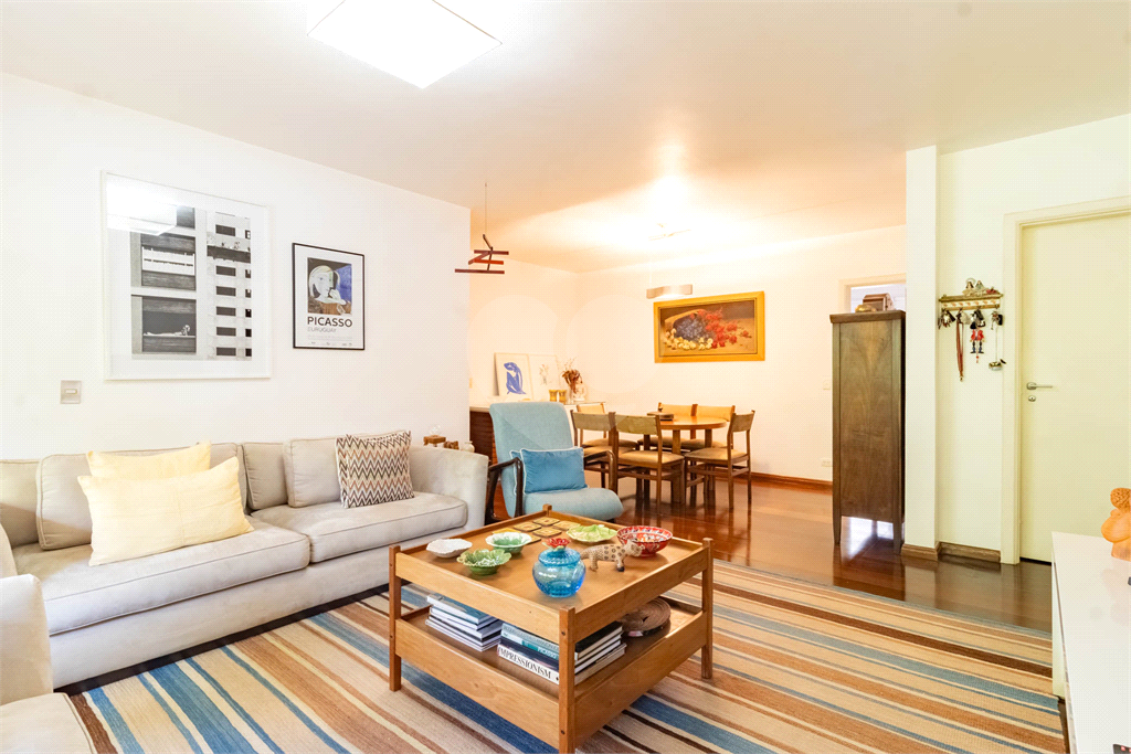 Apartamento - Perdizes - 4 Dormitórios - 155 m²