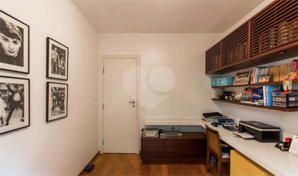 Apartamento - Perdizes 4 Dormitórios - 155 m²