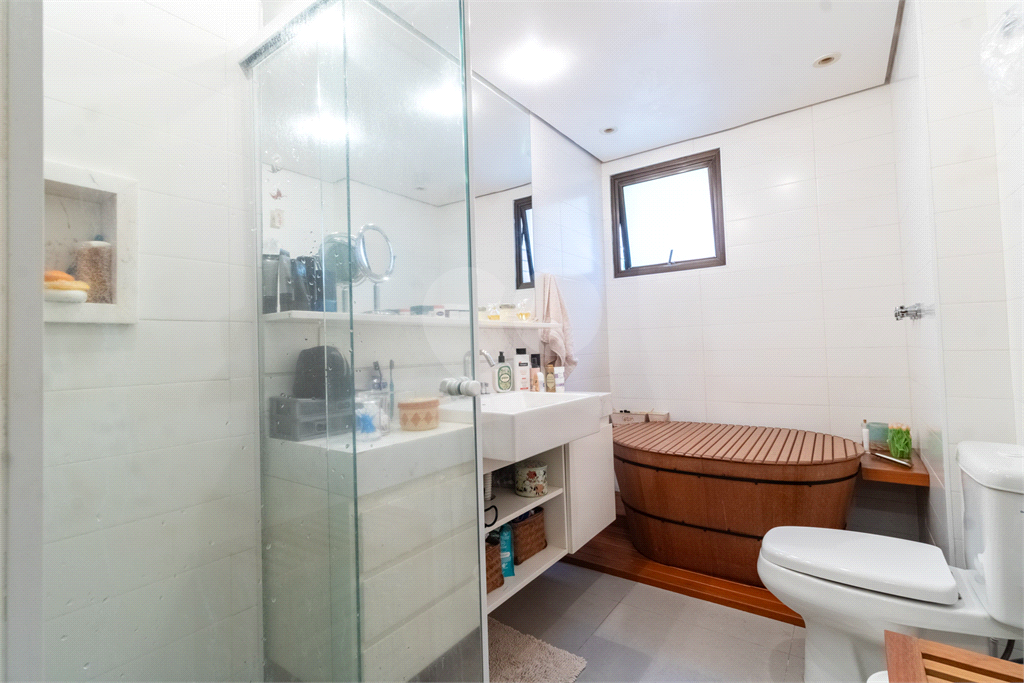 Apartamento - Perdizes - 4 Dormitórios - 155 m²