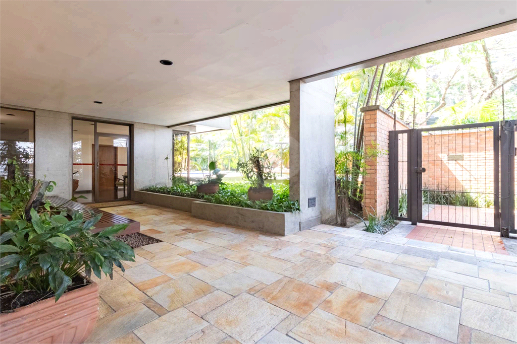 Apartamento - Perdizes - 4 Dormitórios - 155 m²