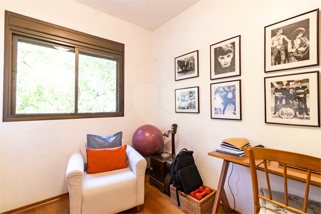 Apartamento - Perdizes - 4 Dormitórios - 155 m²