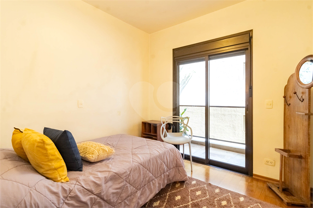 Apartamento - Perdizes - 4 Dormitórios - 155 m²