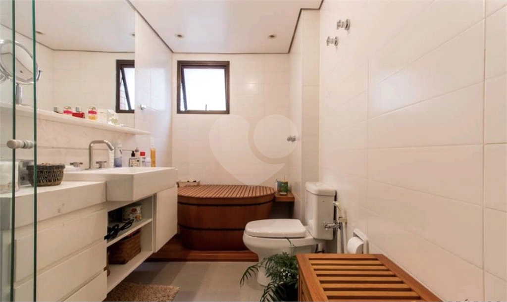 Apartamento - Perdizes 4 Dormitórios - 155 m²