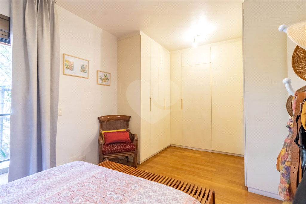 Apartamento - Perdizes - 4 Dormitórios - 155 m²