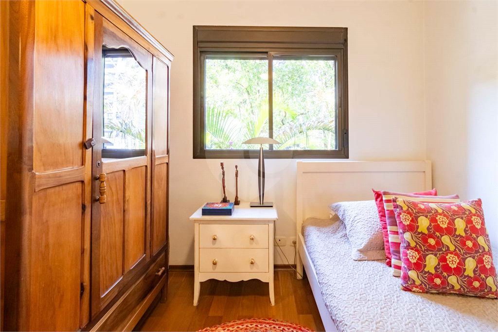 Apartamento - Perdizes - 4 Dormitórios - 155 m²