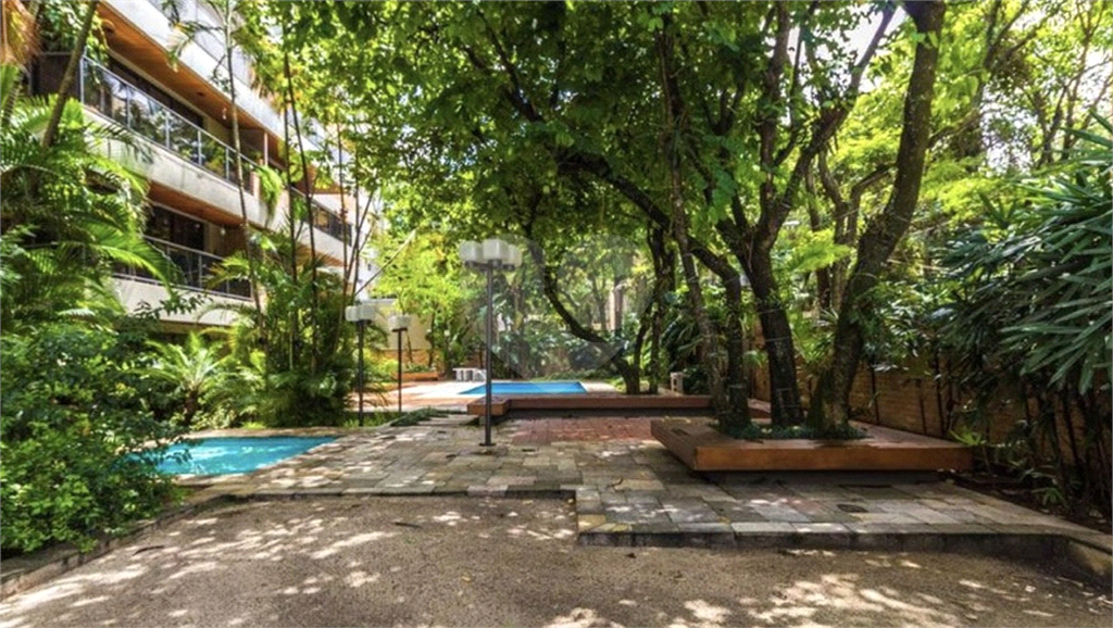 Apartamento - Perdizes 4 Dormitórios - 155 m²