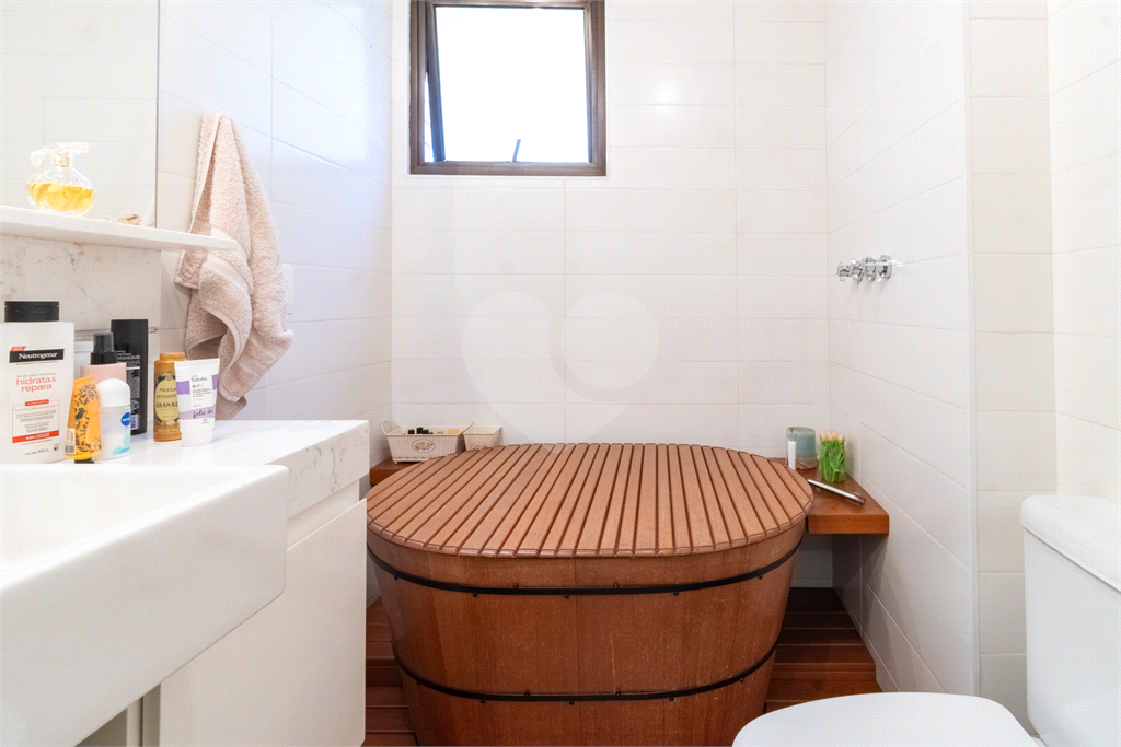 Apartamento - Perdizes - 4 Dormitórios - 155 m²