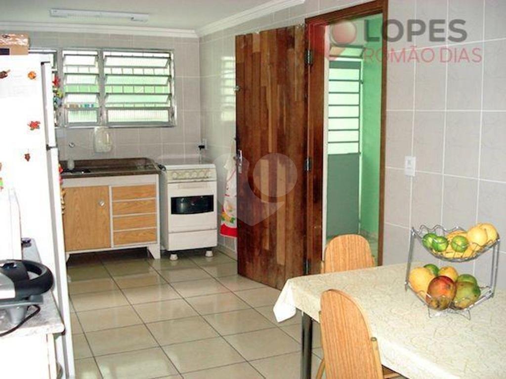 Sobrado à venda com 3 quartos, 200m² - Foto 1