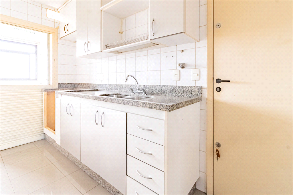 Apartamento para venda com 96 m², 3 dormitórios, 3 vagas no Alto de Pinheiros!