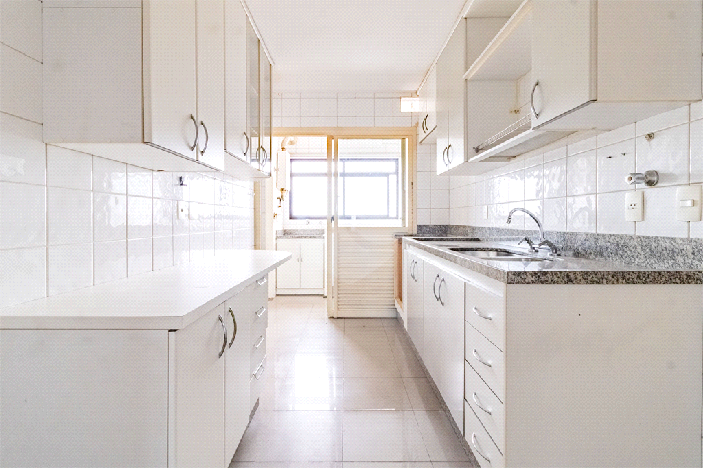 Apartamento para venda com 96 m², 3 dormitórios, 3 vagas no Alto de Pinheiros!