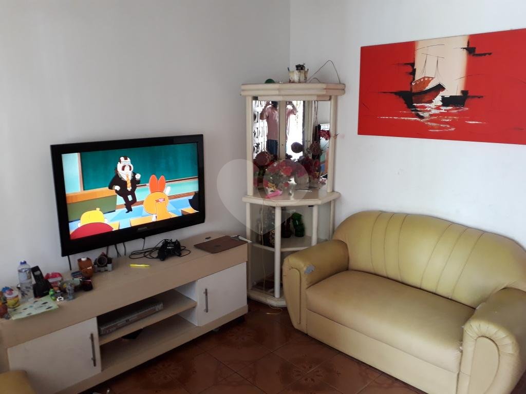  Casa totalmente térrea ótima oportunidade de negócio com edicula  ótimo terreno e bem localizada!