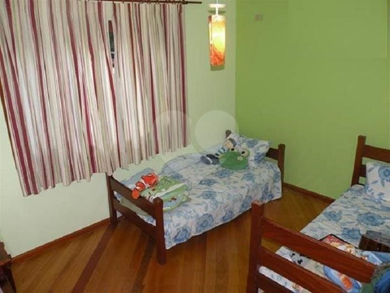  Casa totalmente térrea ótima oportunidade de negócio com edicula  ótimo terreno e bem localizada!