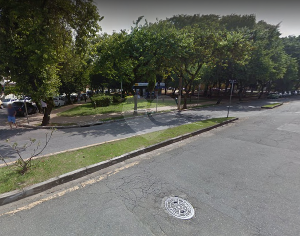 BELÍSSIMO PREDIO COMERCIAL