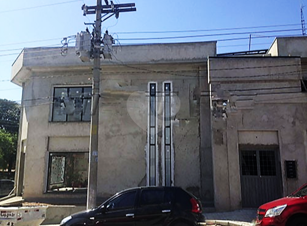 BELÍSSIMO PREDIO COMERCIAL