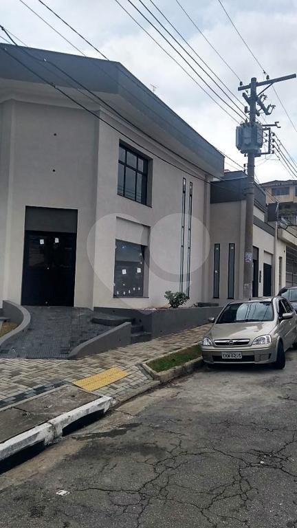 BELÍSSIMO PREDIO COMERCIAL