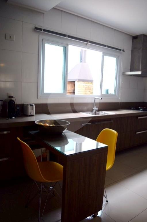 SOBRADO em VILA MASCOTE