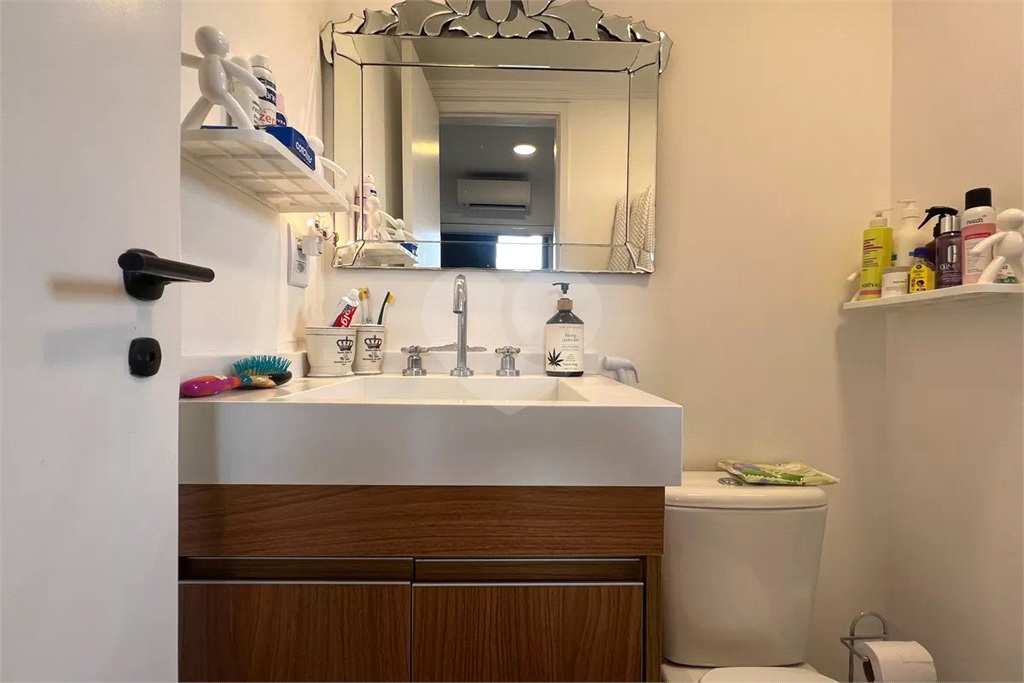 Apartamento Vila Madalena 2 dormitórios,, sendo 1 suíte, e 2 vagas de garagem 