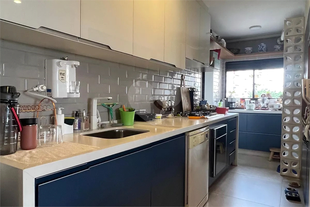 Apartamento Vila Madalena 2 dormitórios,, sendo 1 suíte, e 2 vagas de garagem 