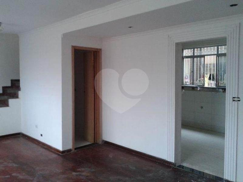 Lindo sobrado à venda na Vila Ramos com localização privilegiada
