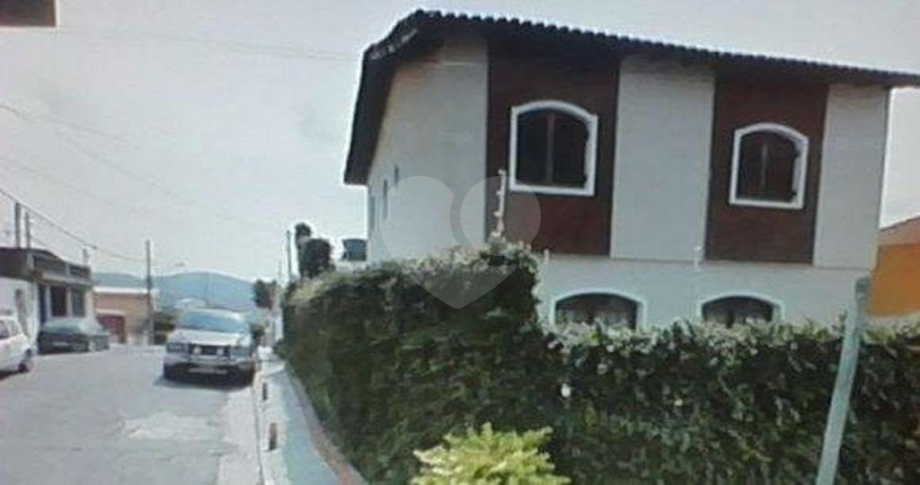 Lindo sobrado à venda na Vila Ramos com localização privilegiada