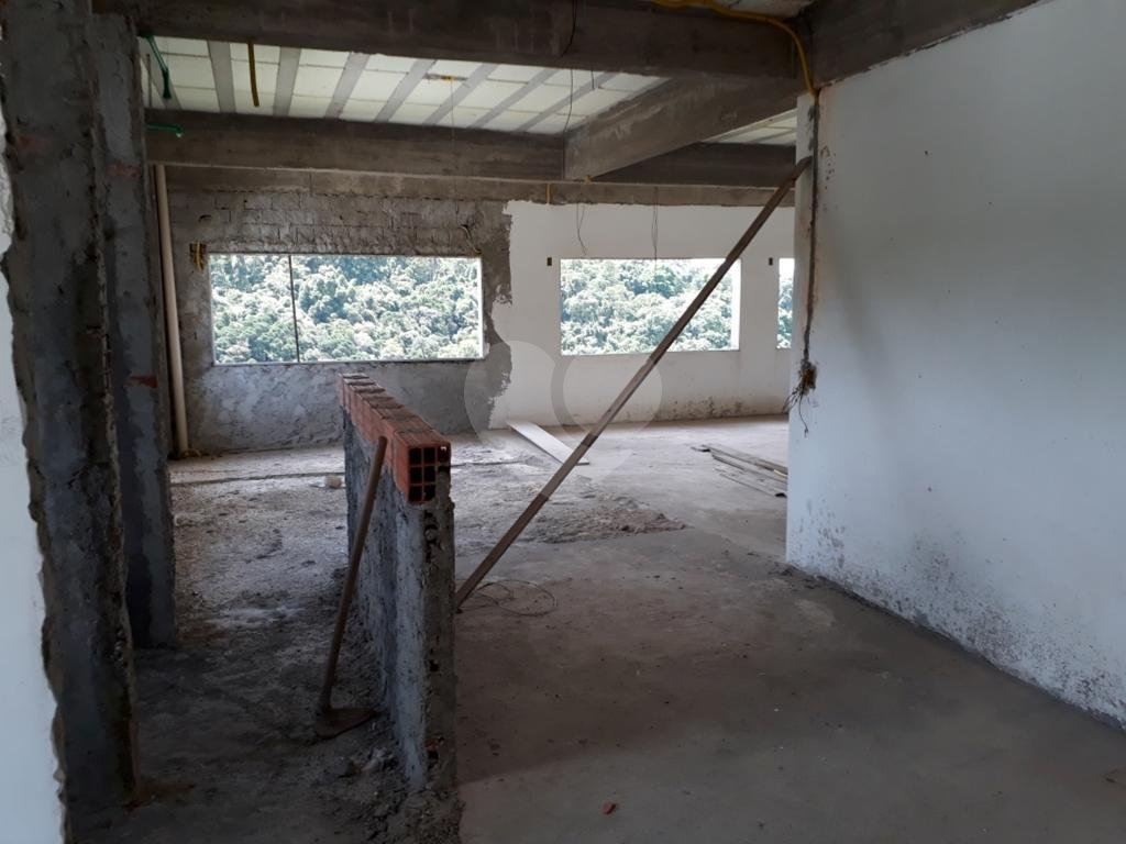 Serra da Cantareira Mansão de Altíssimo Padrão Faltando acabamento no Condomínio Suíça  Cantareira!