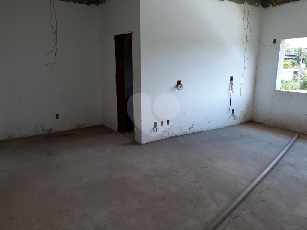 Serra da Cantareira Mansão de Altíssimo Padrão Faltando acabamento no Condomínio Suíça  Cantareira!