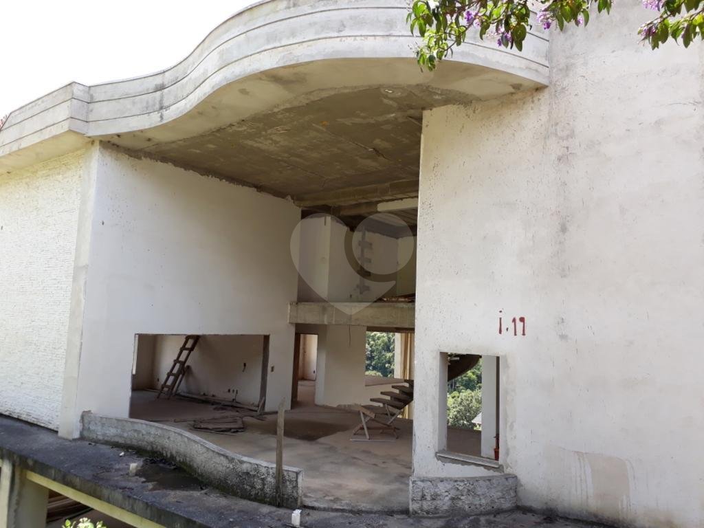 Serra da Cantareira Mansão de Altíssimo Padrão Faltando acabamento no Condomínio Suíça  Cantareira!