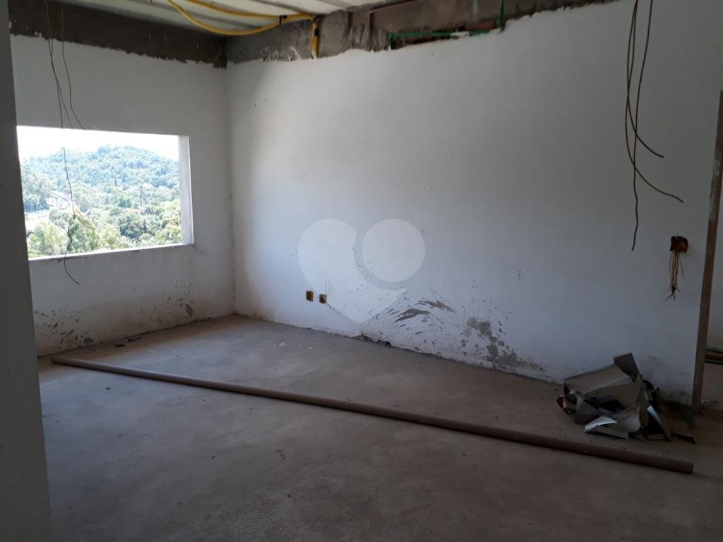 Serra da Cantareira Mansão de Altíssimo Padrão Faltando acabamento no Condomínio Suíça  Cantareira!