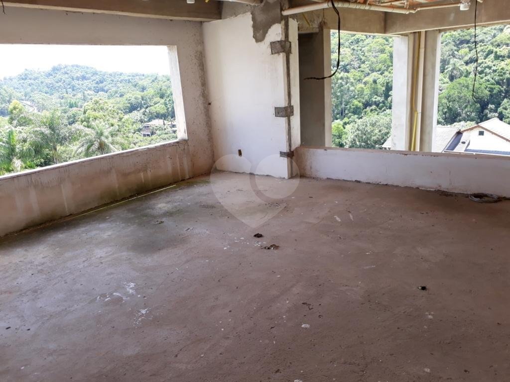 Serra da Cantareira Mansão de Altíssimo Padrão Faltando acabamento no Condomínio Suíça  Cantareira!