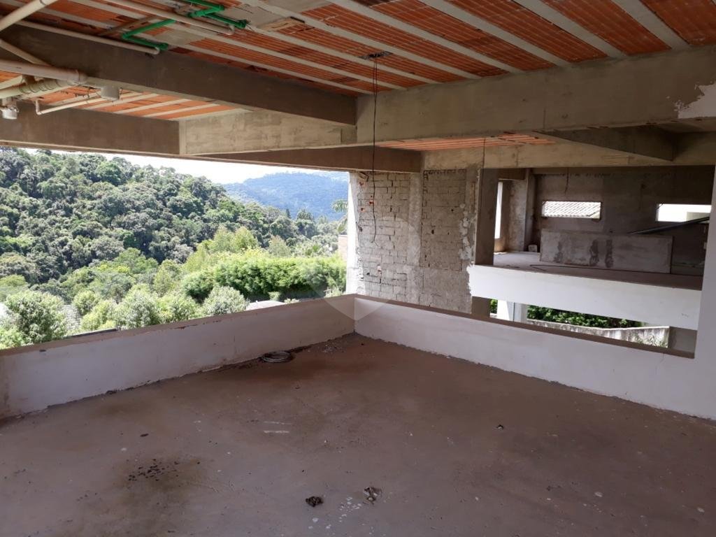 Serra da Cantareira Mansão de Altíssimo Padrão Faltando acabamento no Condomínio Suíça  Cantareira!