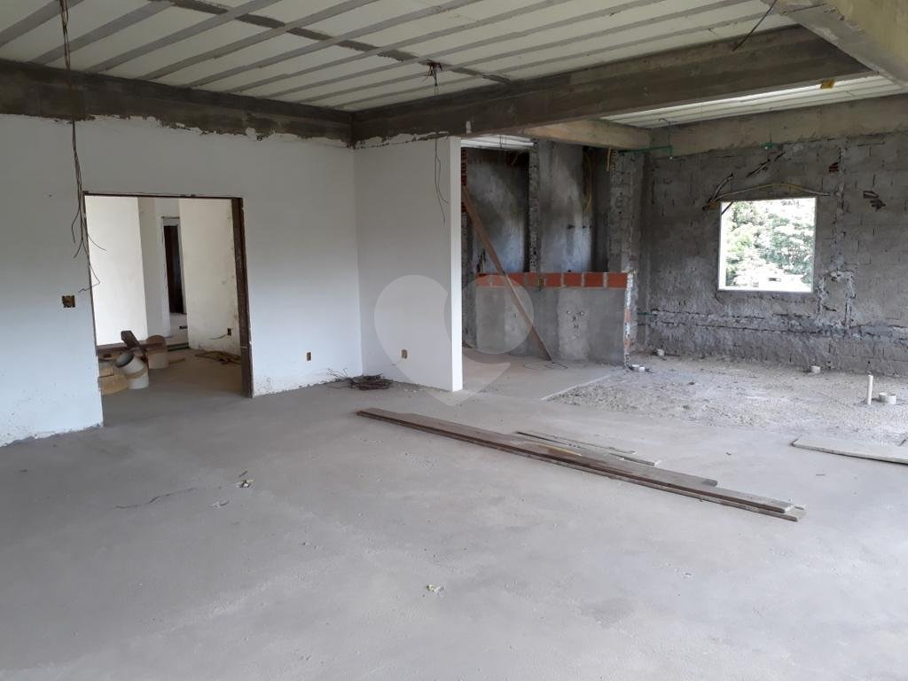 Serra da Cantareira Mansão de Altíssimo Padrão Faltando acabamento no Condomínio Suíça  Cantareira!