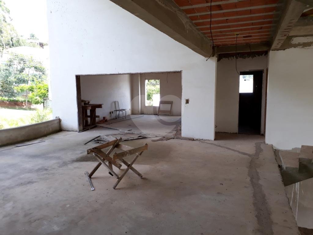 Serra da Cantareira Mansão de Altíssimo Padrão Faltando acabamento no Condomínio Suíça  Cantareira!
