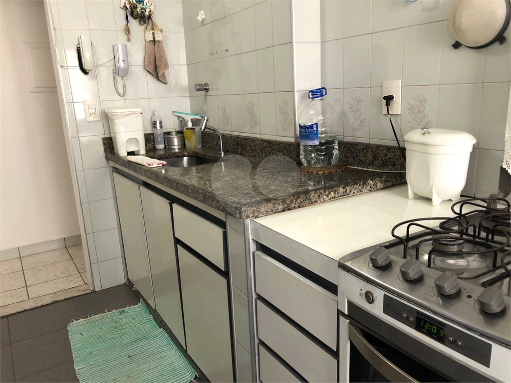 Apartamento à venda com 2 quartos, 65m² - Foto 30