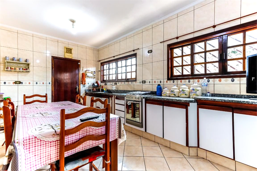 Ótimo sobrado na Vila Nova Mazzei próximo do Metrô. Mobiliado. Permuta.