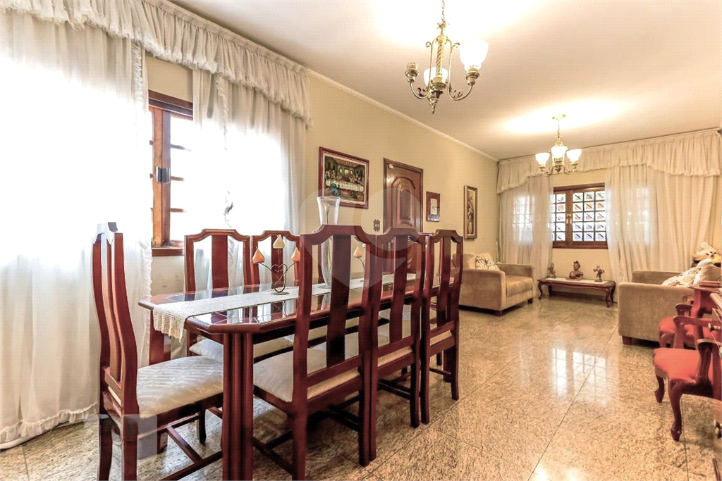 Ótimo sobrado na Vila Nova Mazzei próximo do Metrô. Mobiliado. Permuta.