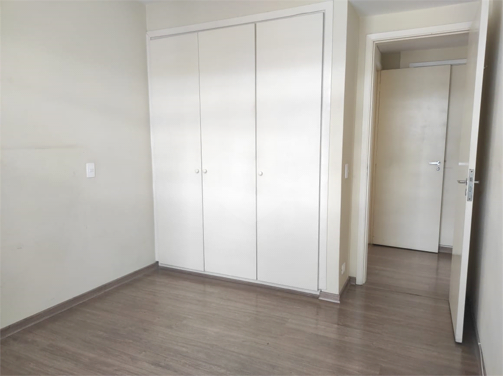 Excelente apartamento, localizado no bairro do Brooklin (muito arborizado), próximo da Avenida Santo Amaro