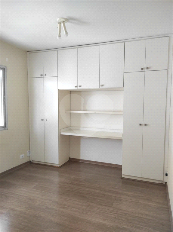 Excelente apartamento, localizado no bairro do Brooklin (muito arborizado), próximo da Avenida Santo Amaro